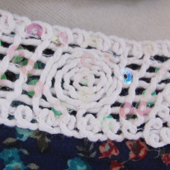 Rodeo Fox Navy Floral Bell-Sleeved Tunic Brand New - Picture 8 of 8